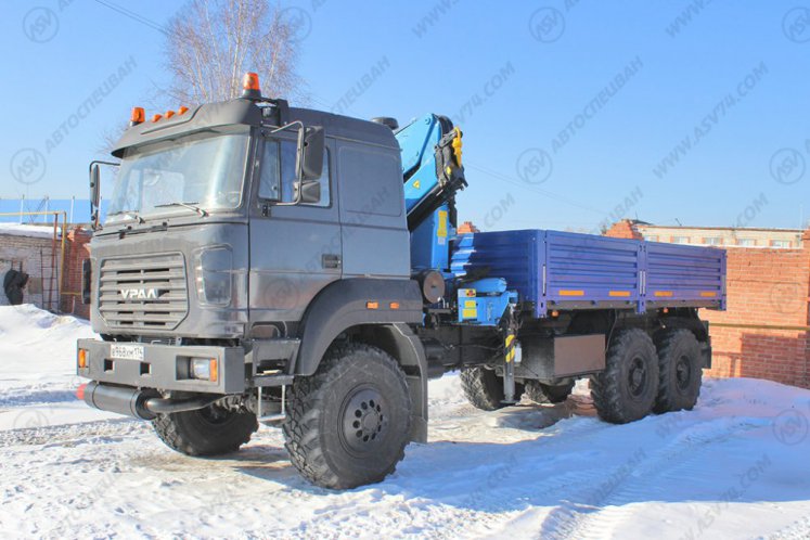 Фото: Бортовой автомобиль Урал 4320-80М (бескапотный) с КМУ ИМ-150