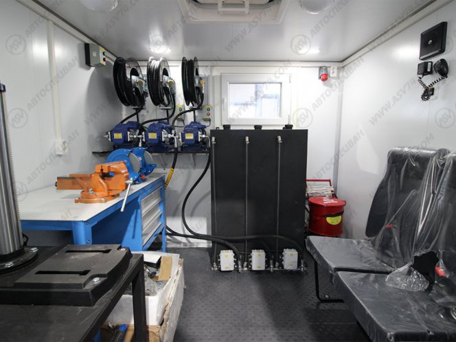 Фото: Агрегат для ремонта и обслуживания качалок АРОК МАЗ 6317F9 с КМУ ИМ-20