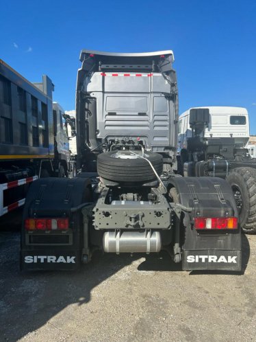 Фото: Тягач SITRAK C7H 4х2 ZZ4186V391HE