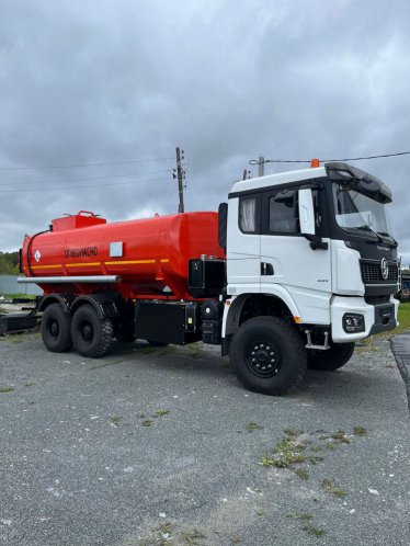 Фото: Автотопливозаправщик АТЗ-18 Shacman X3000 6х6 (односкатная ошиновка)