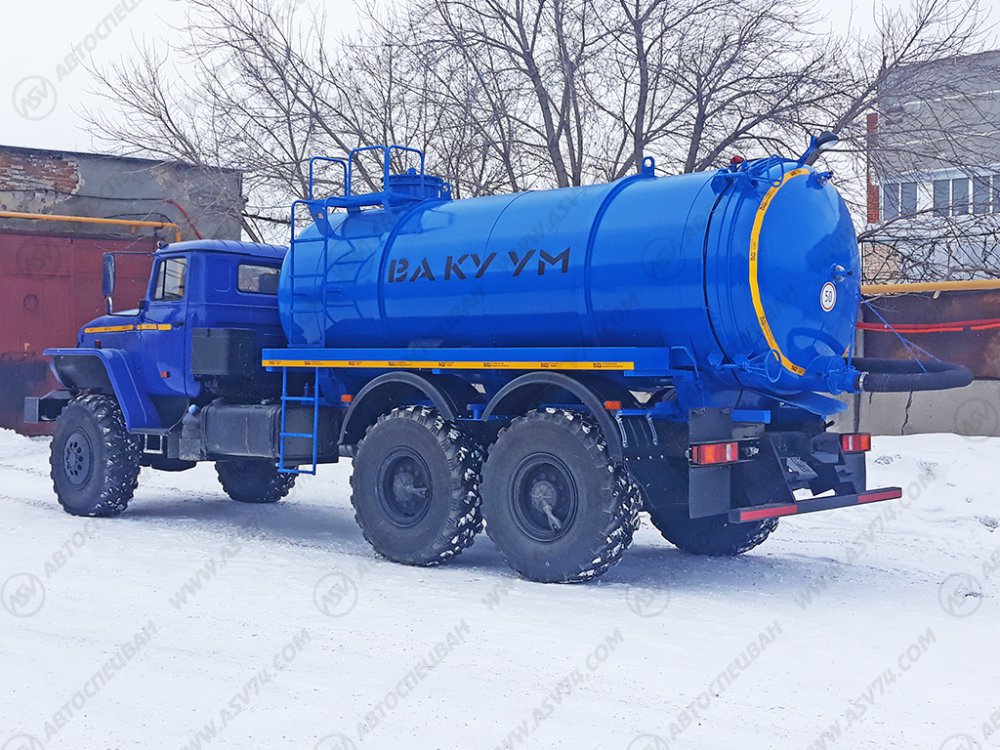 Урал 4320 Ассенизатор