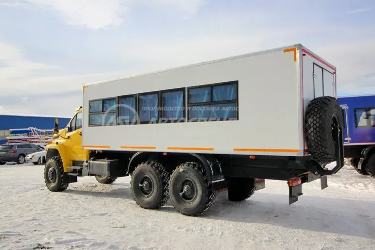 Вахтовый автобус Урал NEXT 4320-6952-72, 24 места. Грузовой отсек фото 4