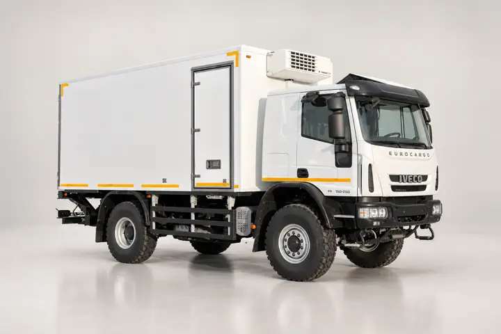 Изотермический фургон Iveco Cargo MLL150E28WS с мультитемпературной перегородкой, ХОУ, гидробортом