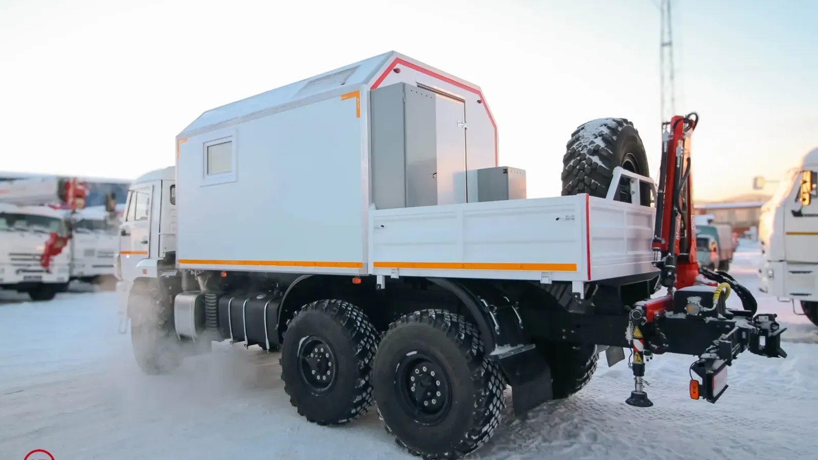Агрегат ремонта и обслуживания качалок Камаз 43118-3027-50 с КМУ Fassi M20A.12 фото 7