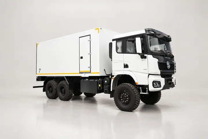 Shacman X3000 6x6 для перевозки опасных грузов
