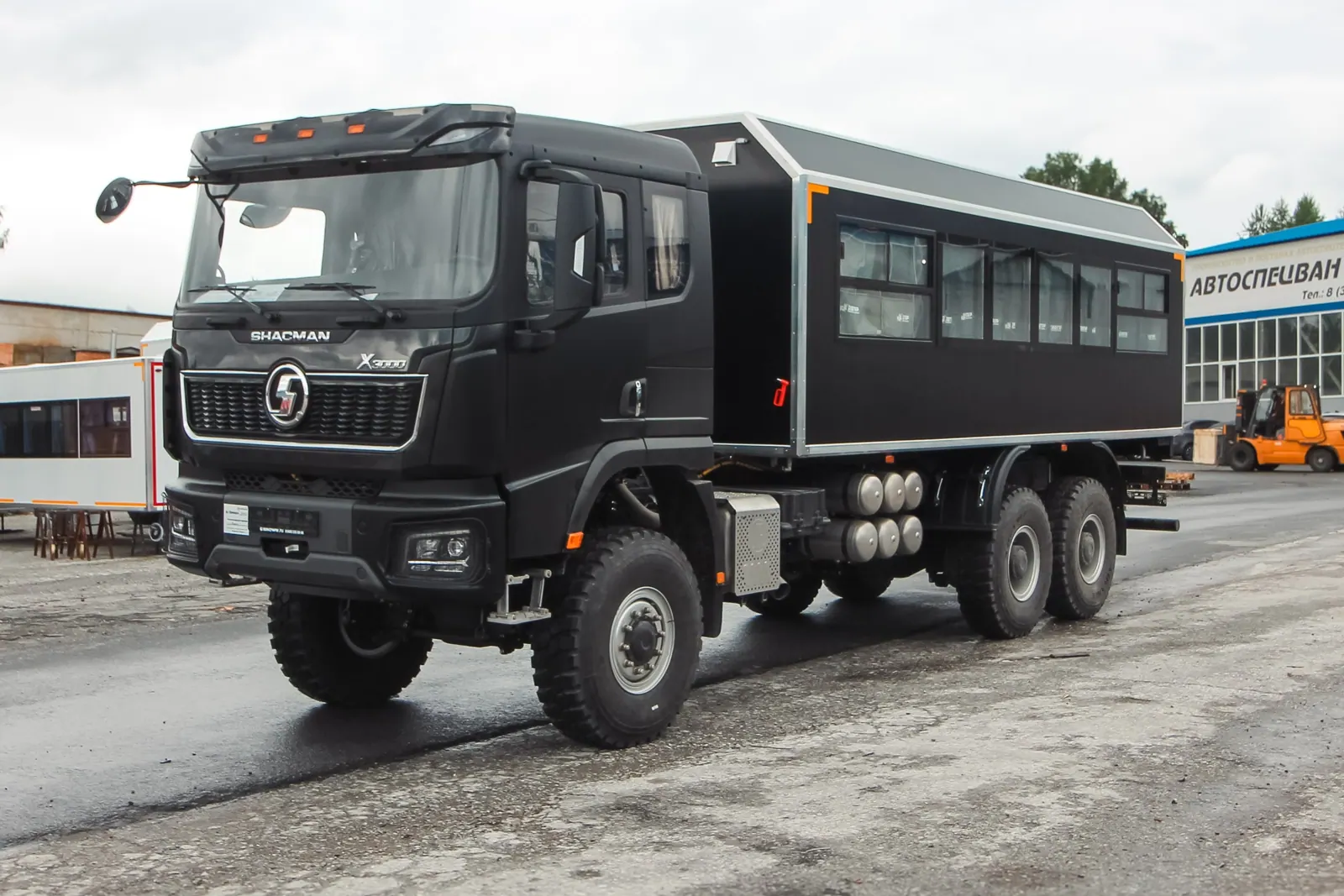 Вахтовый автобус Shacman X3000, 28 мест (Черный) фото 4