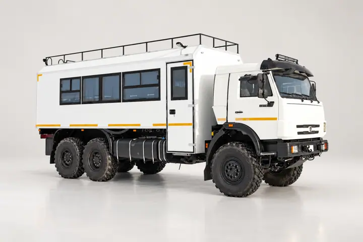 Вахтовый автобус КАМАЗ 43118-3027-50, 20 мест с грузовым отсеком