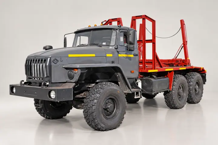 Лесовоз Урал М 5557-60 без ГМ