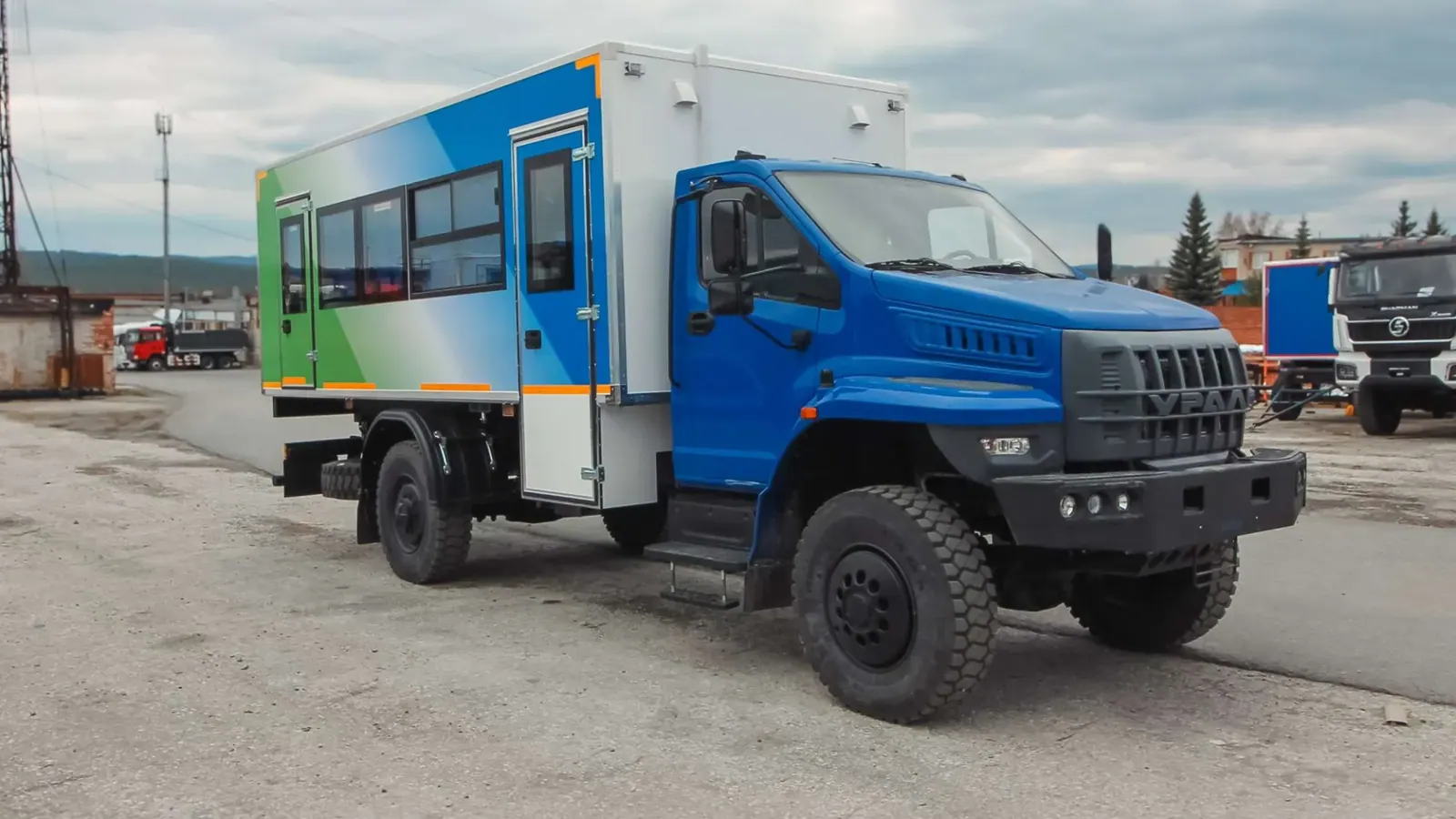 Вахтовый автобус Урал-80 43206-6912-67 4x4, 24 места фото 2