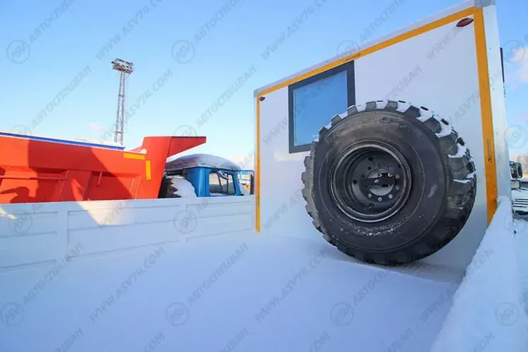Вахтовый автобус с бортовой платформой и КМУ ИМ-55. КАМАЗ 43118-3027-50, 8 мест фото 14