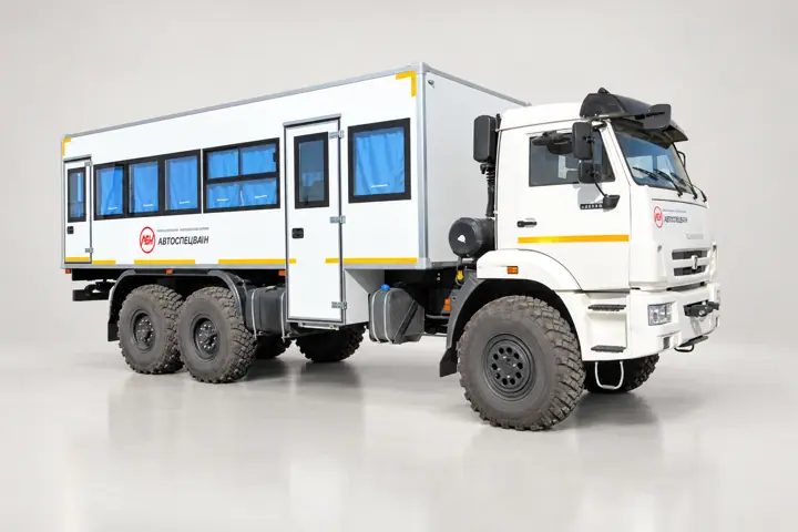 Вахтовый автобус КАМАЗ 43118-3027-50, 28 мест (белый)