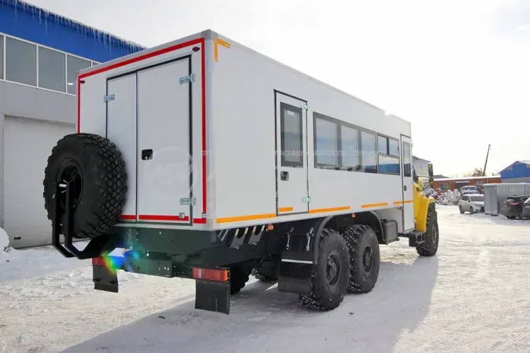 Вахтовый автобус Урал NEXT 4320-6952-72, 24 места. Грузовой отсек фото 5