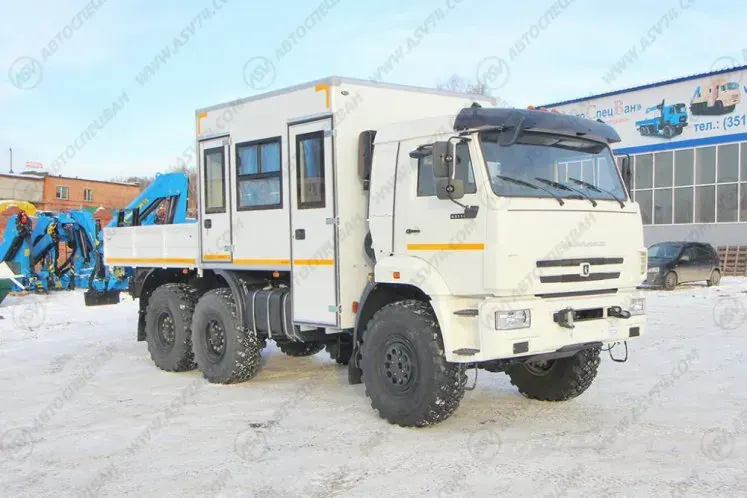 Вахтовый автобус с бортовой платформой и КМУ ИМ-55. КАМАЗ 43118-3027-50, 8 мест фото 3