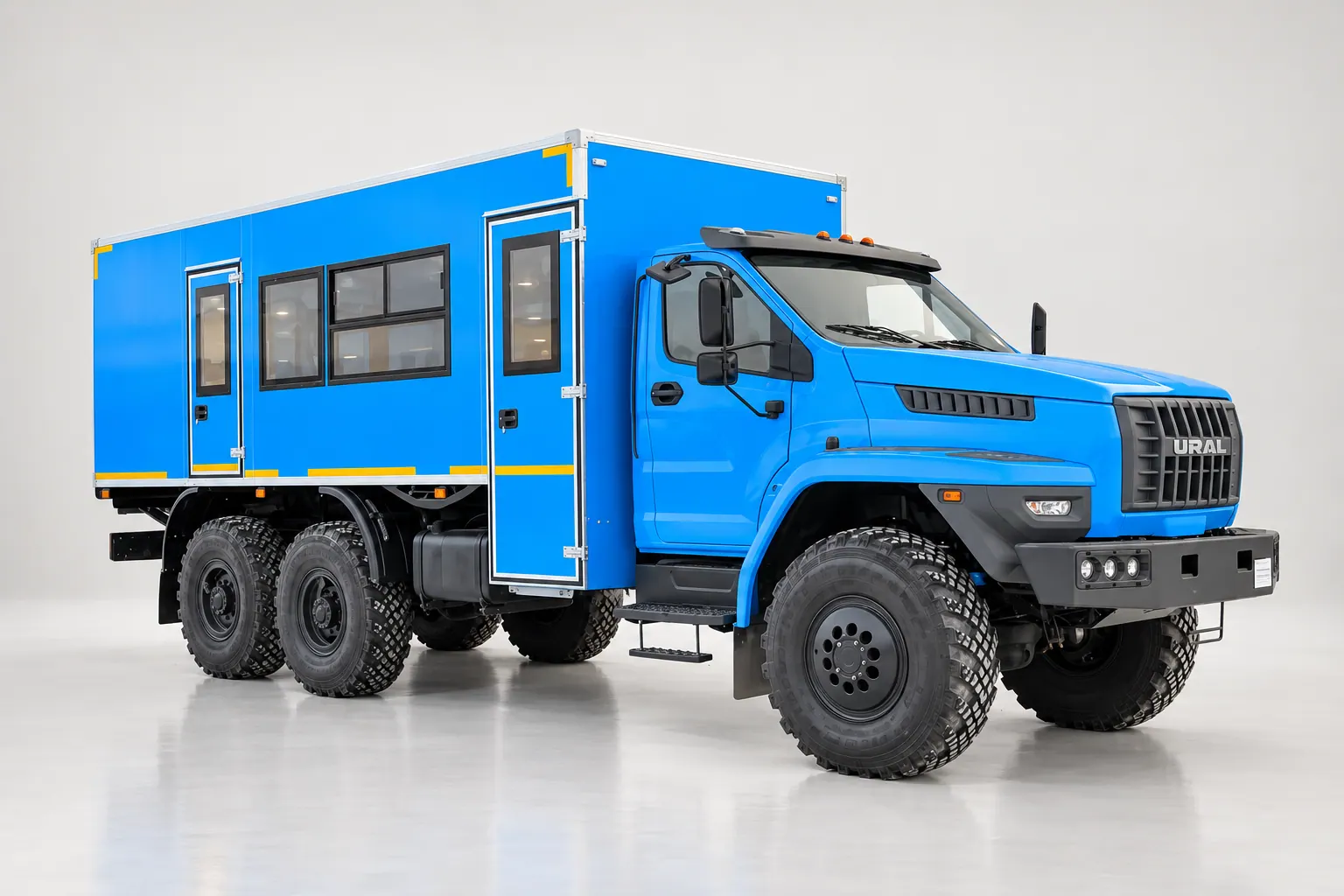 Вахтовый автобус с грузовым отсеком Урал NEXT 4320-6952-74 (Е5) Г38, 16 мест фото 1