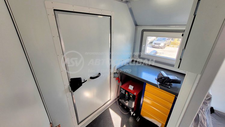 Агрегат ремонта и обслуживания качалок АРОК Камаз 43118-3027-50 с КМУ AmcoVeba 815/2S 6