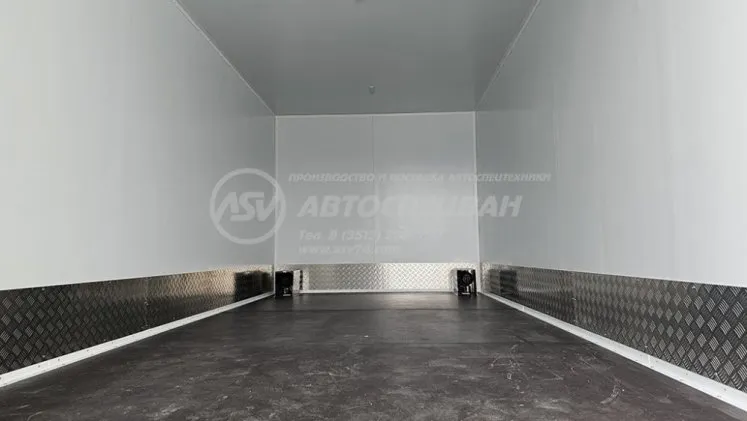 Изотермические фургоны Shacman X3000 6x4 2