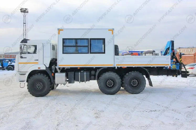 Вахтовый автобус с бортовой платформой и КМУ ИМ-55. КАМАЗ 43118-3027-50, 8 мест 6