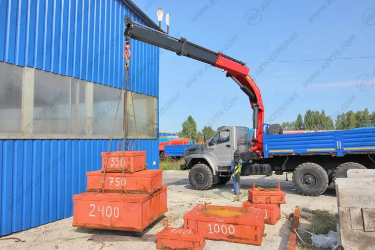 Бортовой автомобиль Урал 4320 NEXT (капотный) с КМУ ИМ-320 4