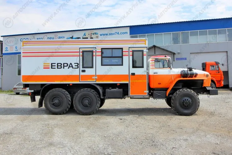 Вахтовый автобус с грузовым отсеком, Урал 4320-1912-72Е5, 8 мест 1