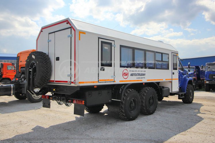 Вахтовый автобус Урал NEXT 4320-6952-72 (Е5) Г38, 24 места. Грузовой отсек 1