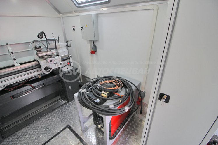 ПАРМ с токарным станком и КМУ Sunhunk 125 на шасси КамАЗ 43118-50 7