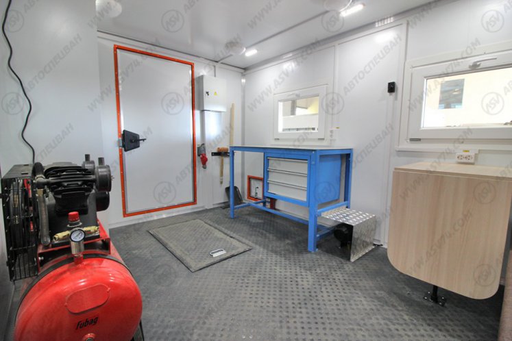 Передвижная мастерская ПАРМ КАМАЗ 43118-3027-50 с бортовой платформой и КМУ ИМ-95 (комплектация 2) 1