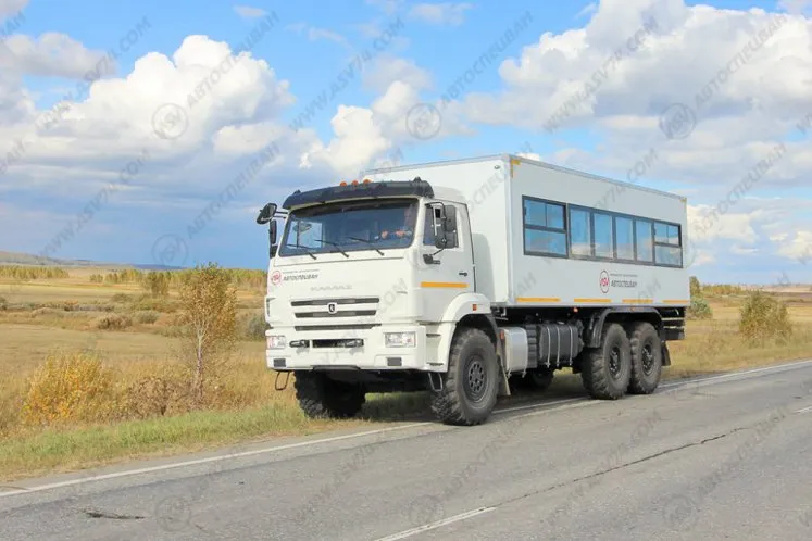 Вахтовый автобус КАМАЗ 43118-3027-50, 28 мест (белый) 4