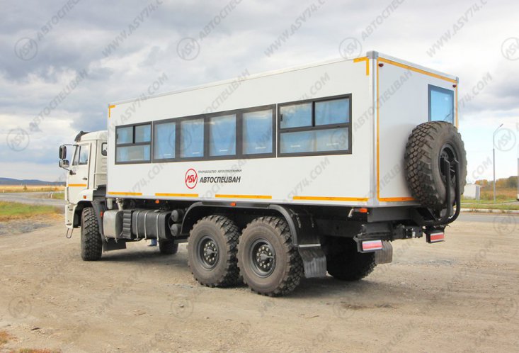 Вахтовый автобус КАМАЗ 43118-3027-50, 28 мест (белый) 6
