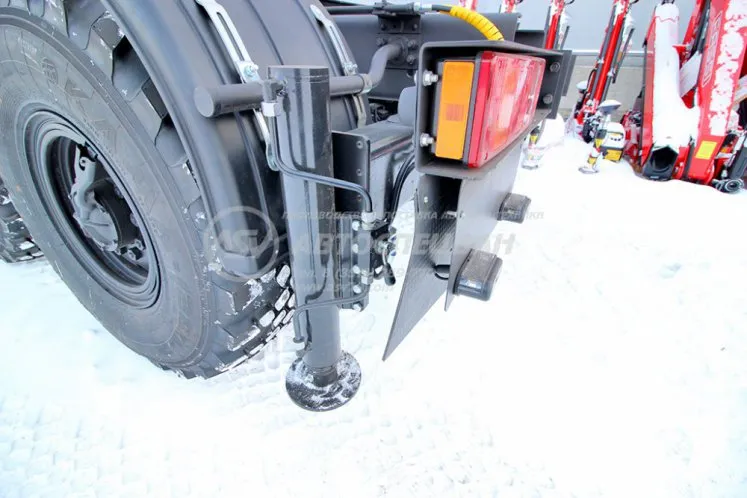 Тягач Урал 4320-4972-82 с КМУ ИМ-320-05 9