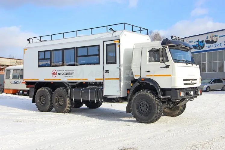 Вахтовый автобус КАМАЗ 43118-3027-50, 20 мест с грузовым отсеком 11