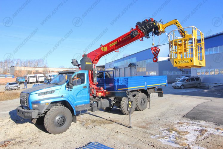 Бортовой автомобиль Урал 4320 NEXT (капотный) с КМУ IT-200 (тросовый) 4