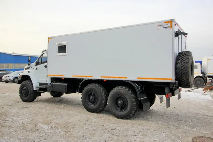ГПА Урал NEXT 4320-6952-72(Е5) с грузовым отсеком 3