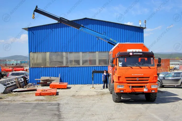 Вахтовый автобус с бортовой платформой и КМУ ИМ-150 КАМАЗ 43118-3027-50, 10 мест 2