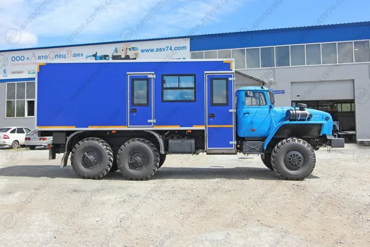 Вахтовый автобус с грузовым отсеком, Урал 4320-1912-60Е5, 8 мест 1
