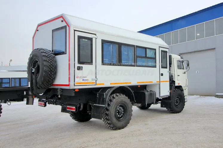 Вахтовый автобус КАМАЗ 43502-3036-66, 20 мест (скосы) 1