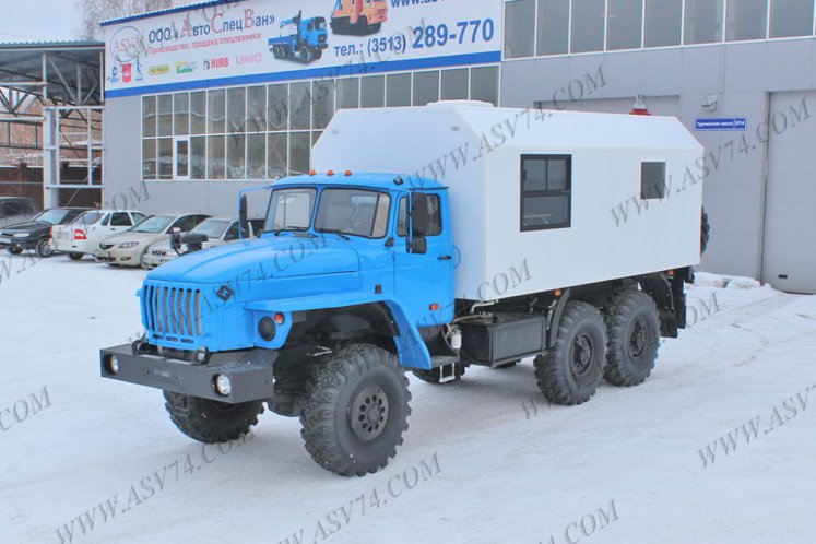Транспортно-бытовой автомобиль ТБМ Урал 4320-1112-71М с отсеком для перевозки людей 1