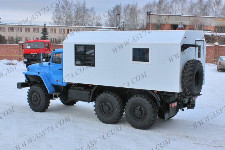 Транспортно-бытовой автомобиль ТБМ Урал 4320-1112-71М с отсеком для перевозки людей 2