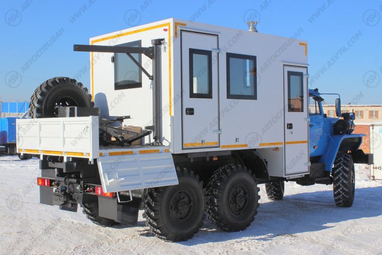Транспортно-бытовой автомобиль ТБМ Урал 4320-1112-71М с бортовой платформой 1