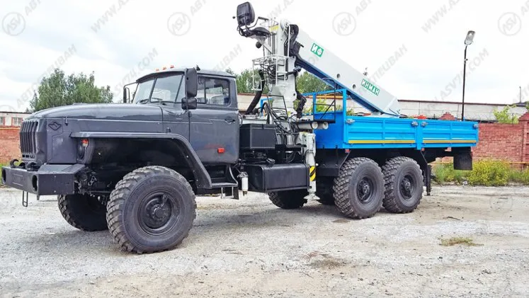 Бортовой автомобиль Урал 4320 (капотный) с КМУ ИФ-300 1