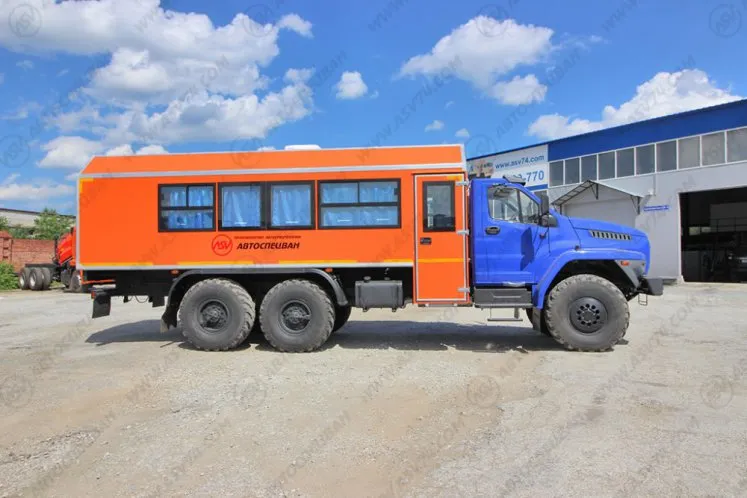 Вахтовый автобус с грузовым отсеком Урал NEXT4320-6952-72 (Е5) Г38, 20 мест 2