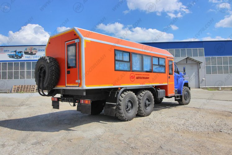 Вахтовый автобус с грузовым отсеком Урал NEXT4320-6952-72 (Е5) Г38, 20 мест 3
