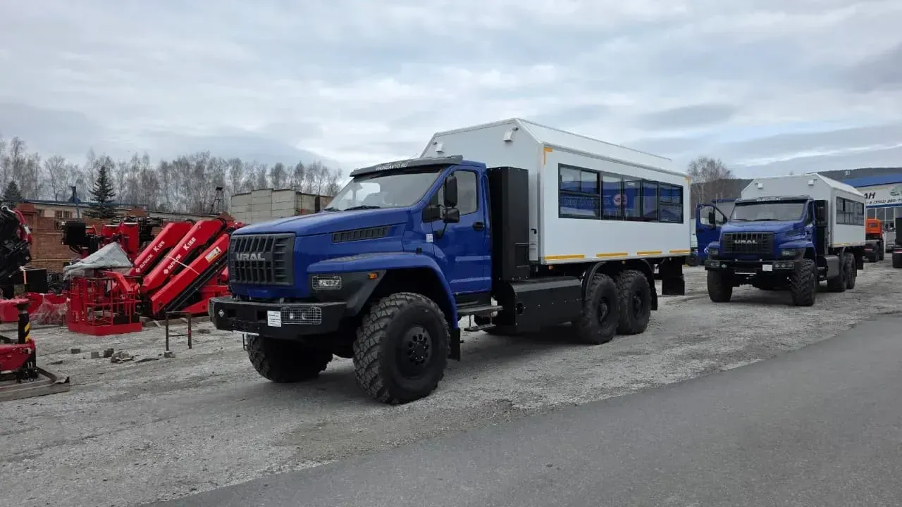 Вахтовый автобус на газовом шасси Урал 4320-18, 26 мест 1
