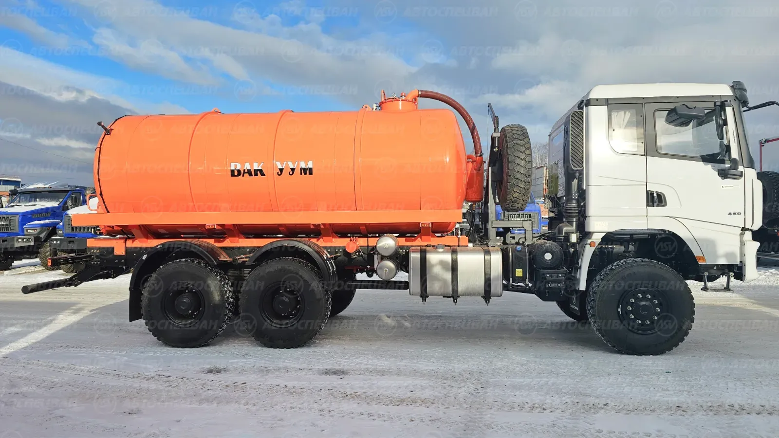 Автоцистерна вакуумная МВ-15 на шасси SHACMAN SX32586V385 6Х6 1