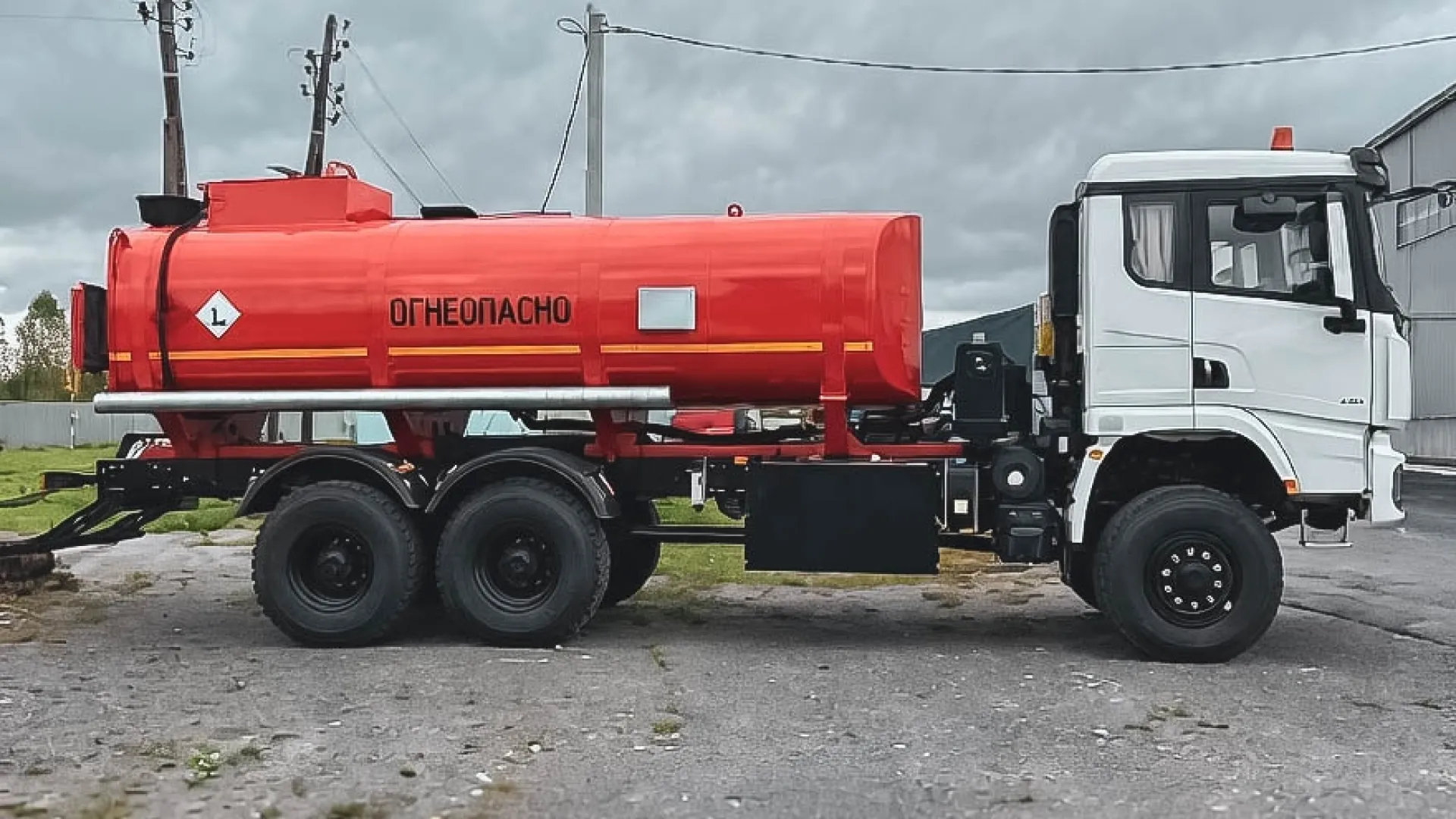 Автотопливозаправщик АТЗ-18 Shacman X3000 6х6 (односкатная ошиновка) 2
