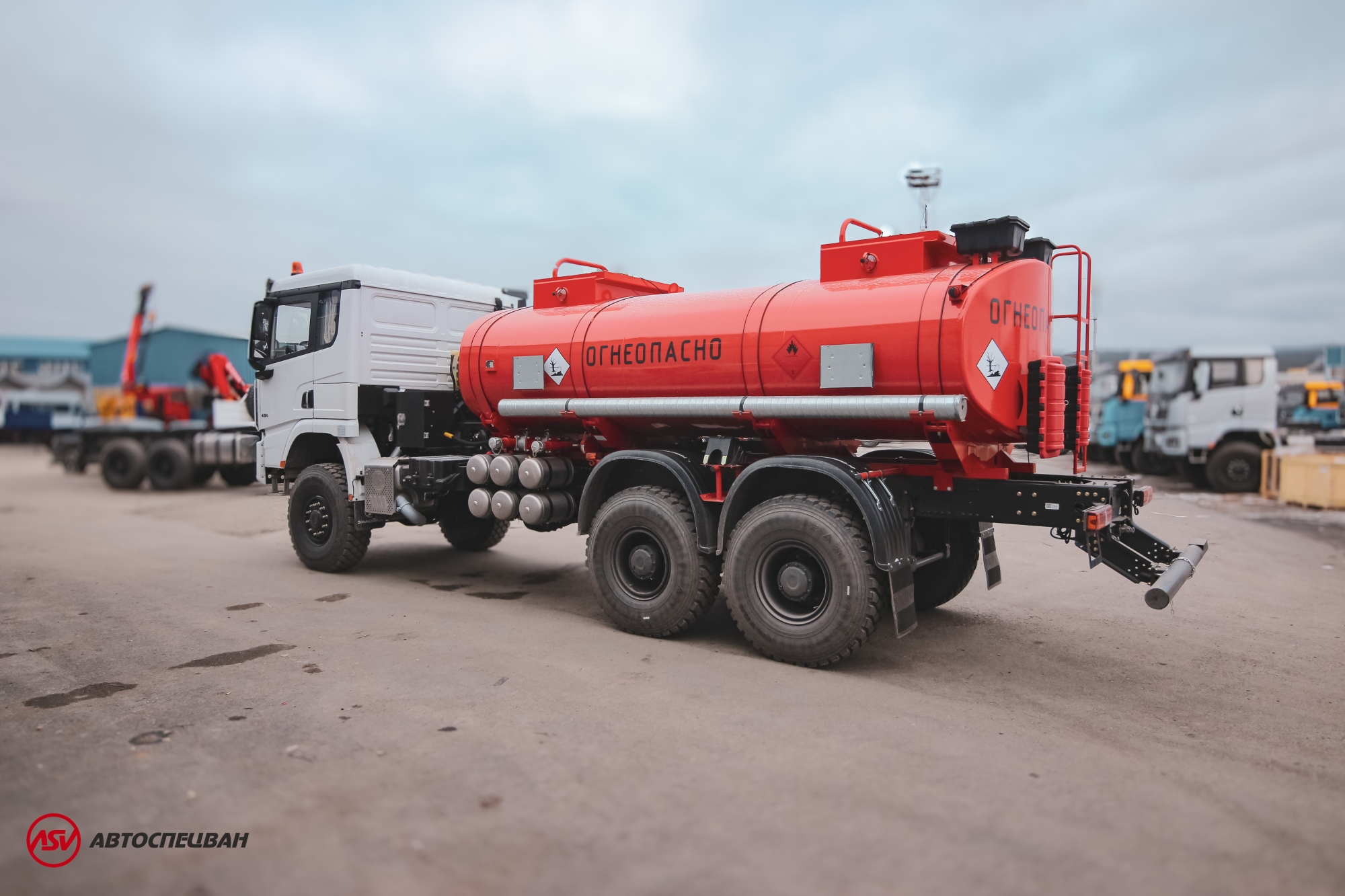 Автотопливозаправщик АТЗ-12/2 Shacman X3000 6х6 (односкатная ошиновка) 2