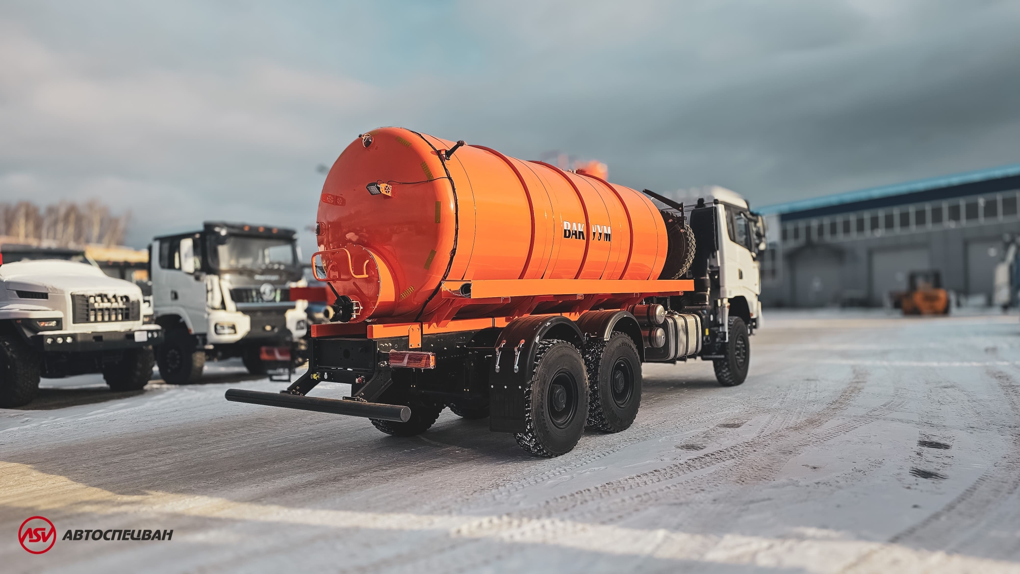 Автоцистерна вакуумная МВ-15 на шасси SHACMAN SX32586V385 6Х6 2