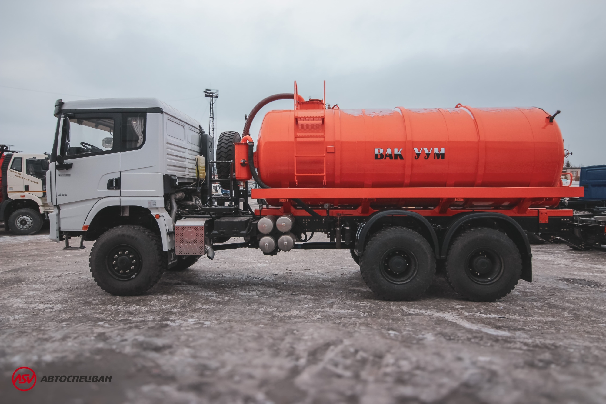 Автоцистерна вакуумная МВ-15 на шасси SHACMAN SX32586V385 6Х6 4