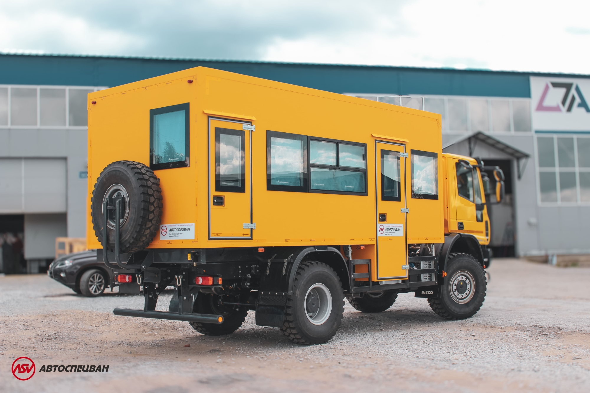 Вахтовый автобус Iveco Cargo MLC150E28WS, 22 места 1