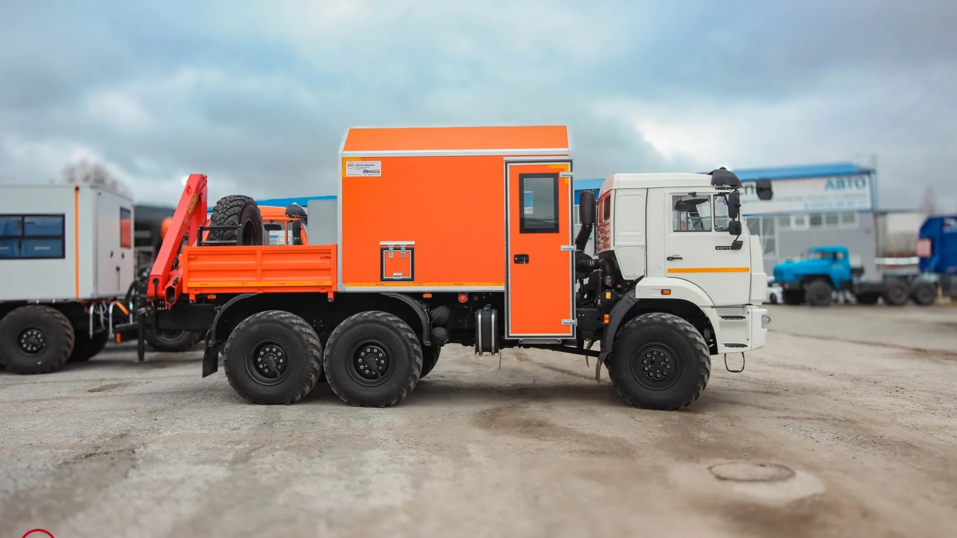 Агрегат наземного ремонта водоводов АНРВ КАМАЗ 43118-3027-50 с КМУ Palfinger 6500 4