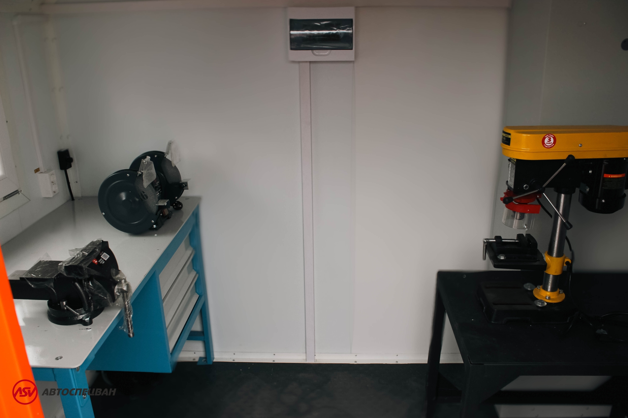 Агрегат наземного ремонта водоводов АНРВ КамАЗ 43118-3027-50 с КМУ ИМ-25 7